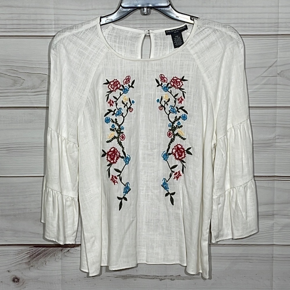 NWT Chelsea & Theodore White Embroidered Linen Blend Top Tiered Sleeves